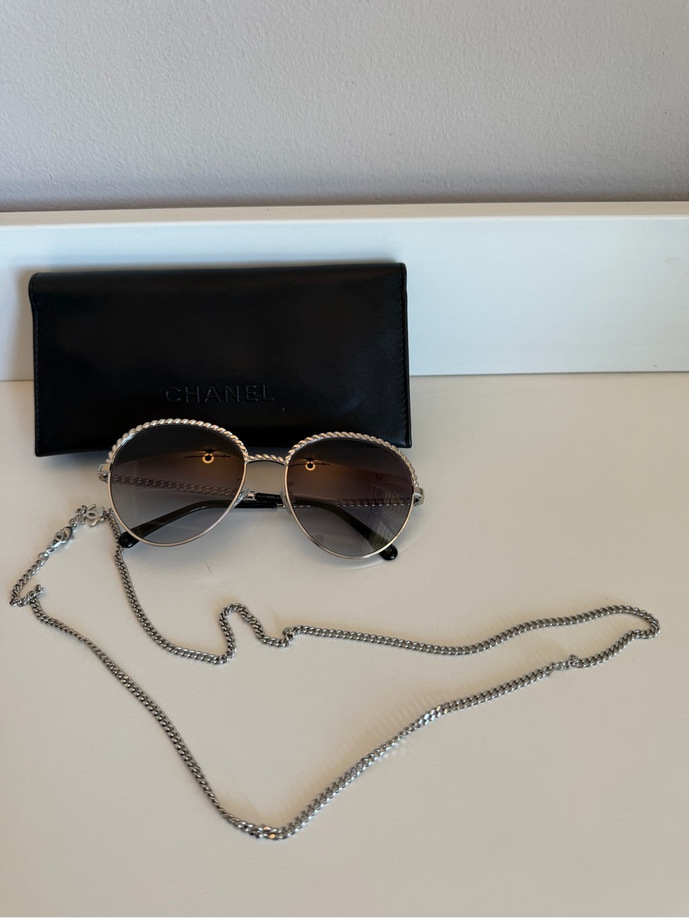 Chanel Round Chain Rim Sunglasses & Silver Detachable CC Logo Necklace Chain set